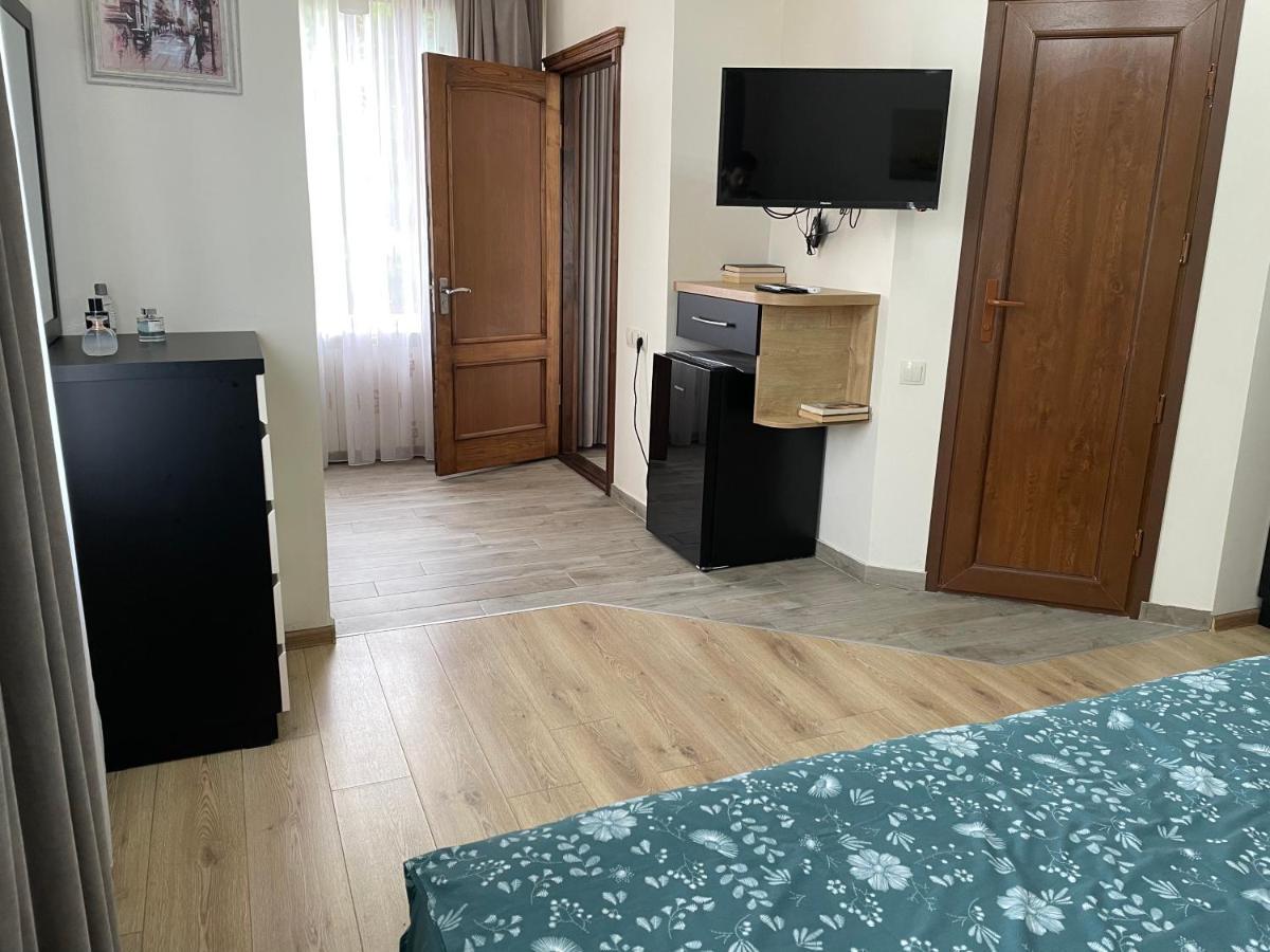 Temo Guest House 10 Batumi Kültér fotó
